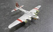 Boeing B-17G Flying Fortress 1:144