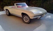 1965 Chevrolet Corvette 1:8