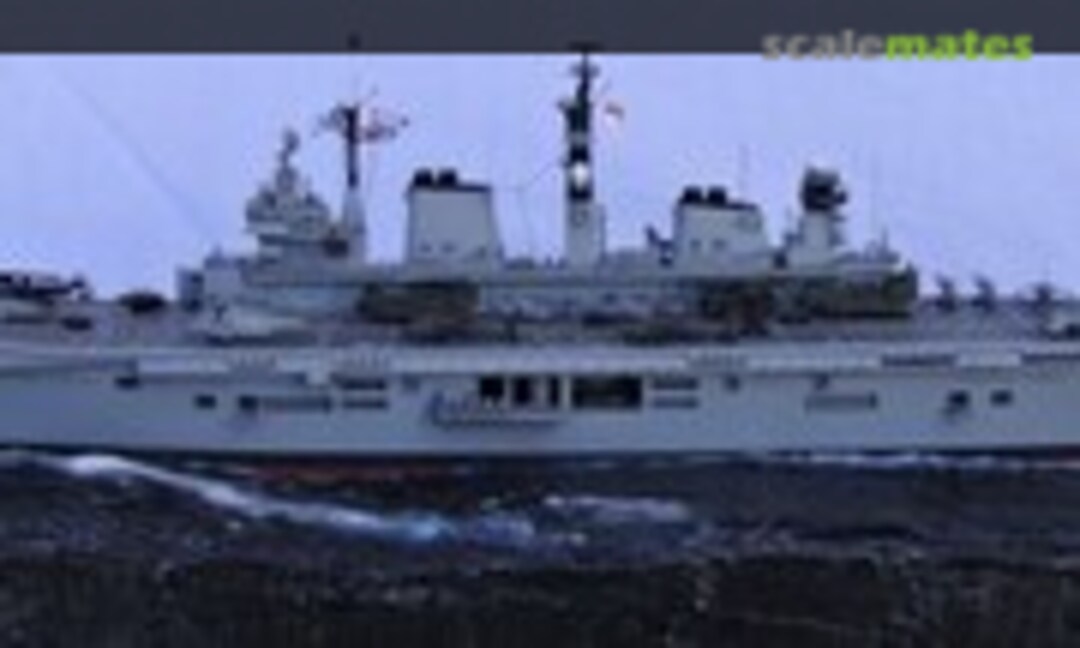 HMS Illustrious 1:700