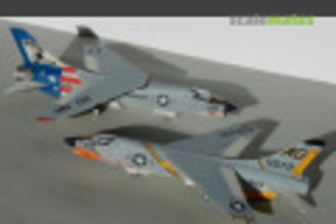 Vought F8U-2 Crusader 1:144