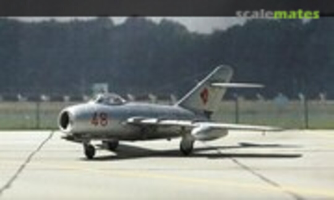 Mikoyan-Gurevich MiG-15bis Fagot 1:144