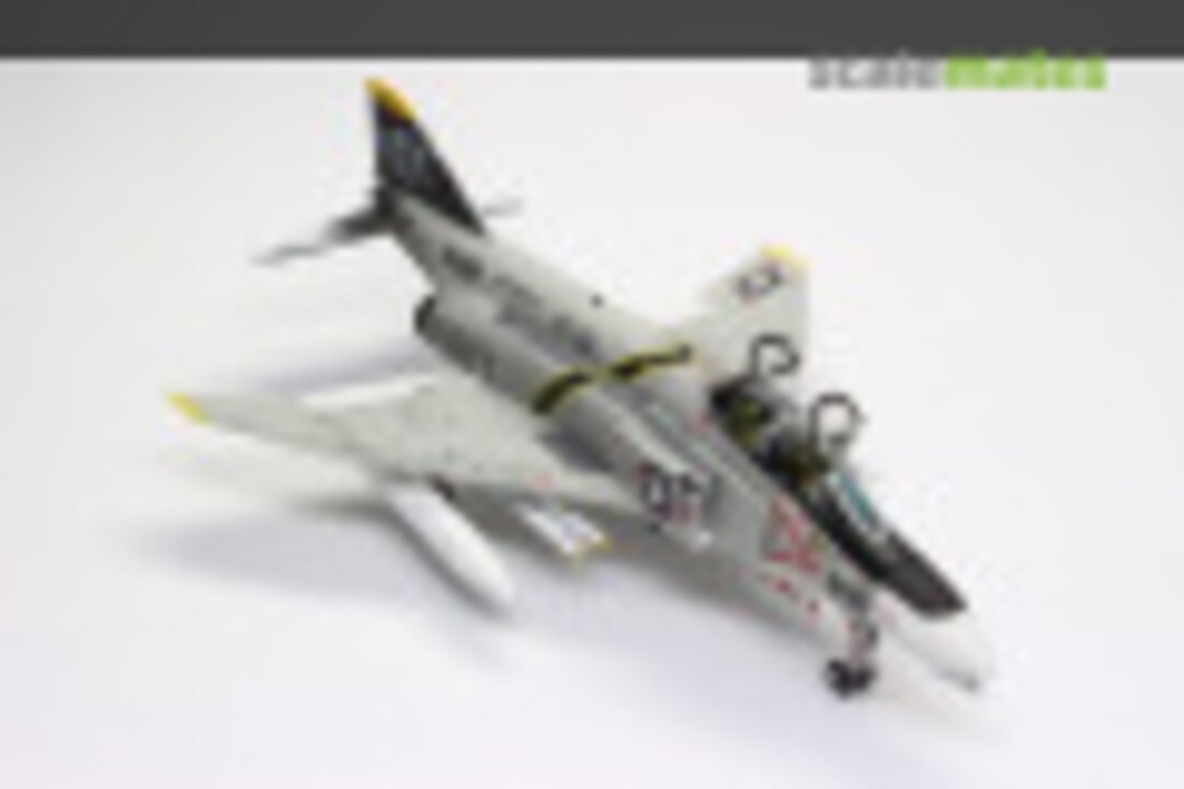 McDonnell Douglas F-4N Phantom II 1:144