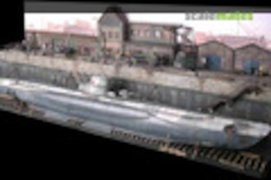 Deutsches U-Boot des Typs VIIC im Dock 1:32