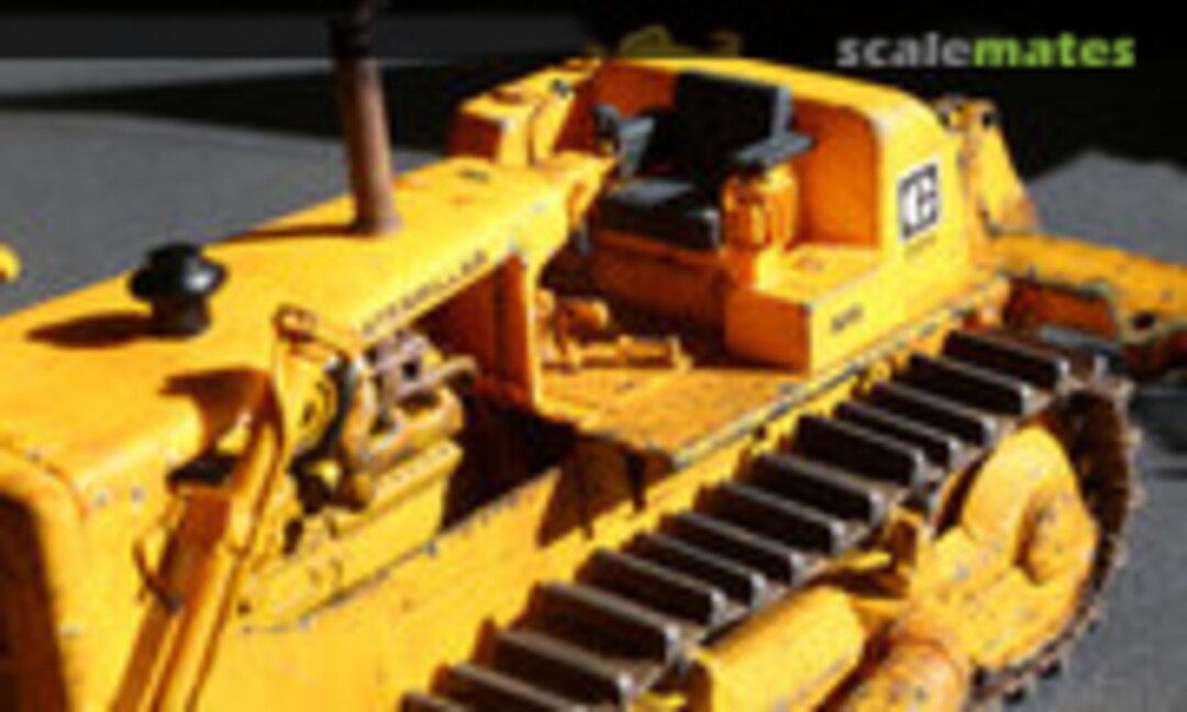 Model Kits - AMT - 1086 - Construction Bulldozer Plastic Model Kit Paint  and Glue required </i> The Construction Bulldozer is a dream for  detail-oriented modelers. Featuring over 80 parts just in