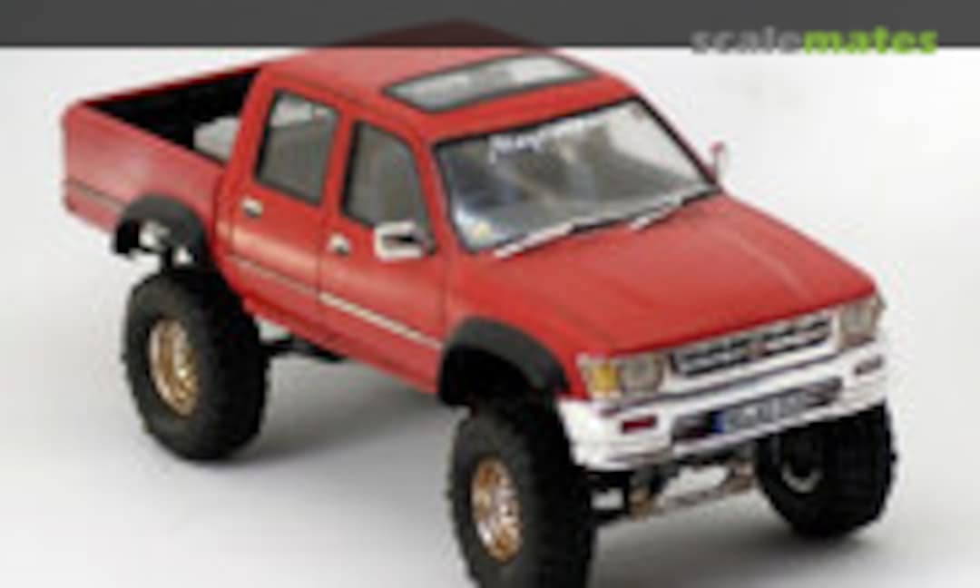  1/24 Toyota Hilux Double Cab 4WD Pick Up Truck : Arts, Crafts &  Sewing