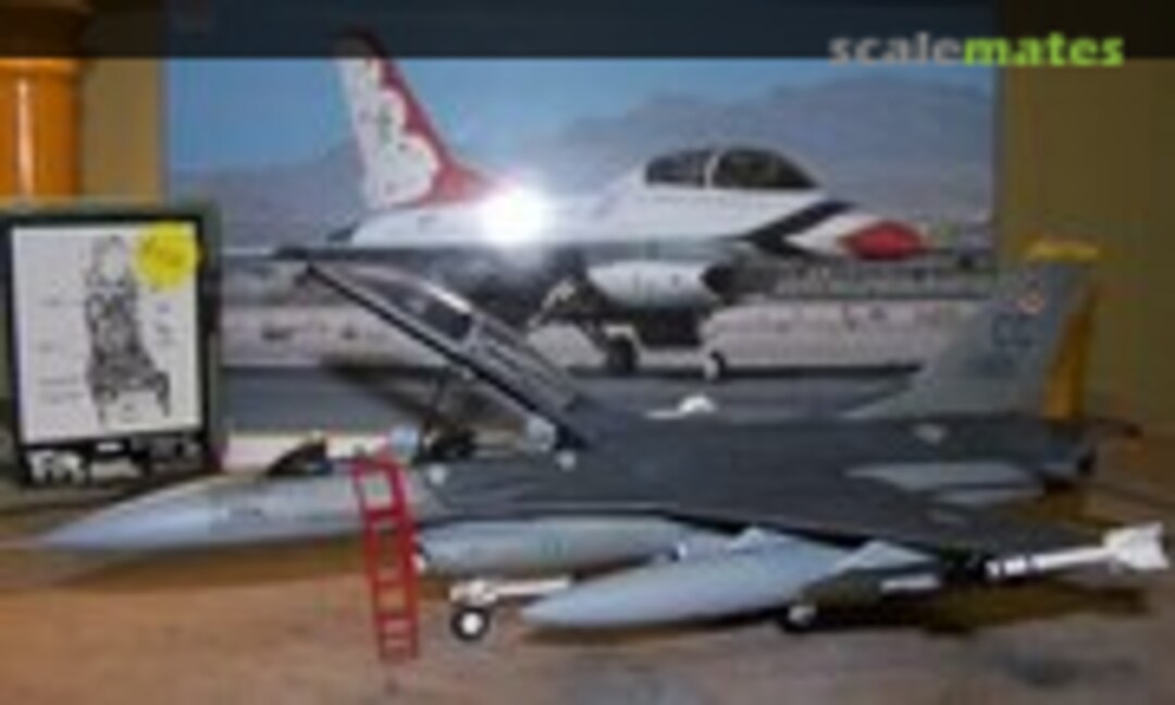 General Dynamics F-16D Fighting Falcon 1:48