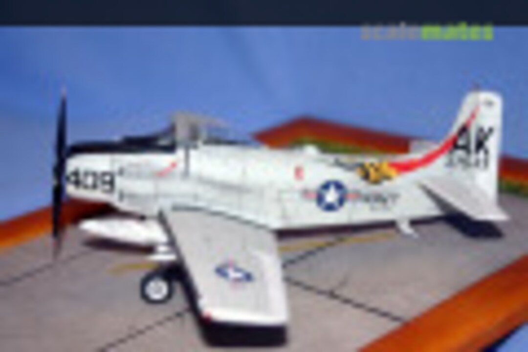 Douglas A-1H Skyraider 1:72