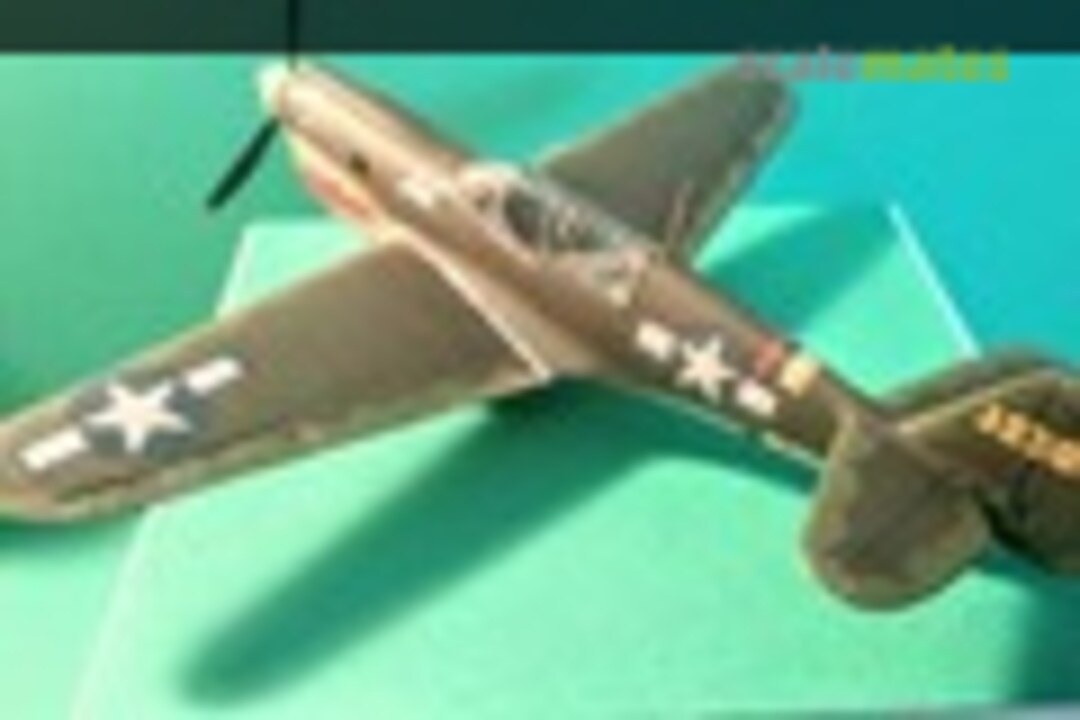 Curtiss P-40 Warhawk 1:72