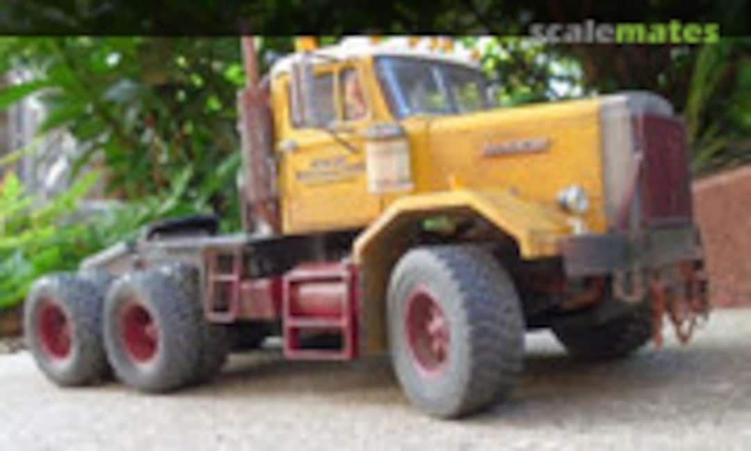 Autocar Heavy Duty Traktor 1:25