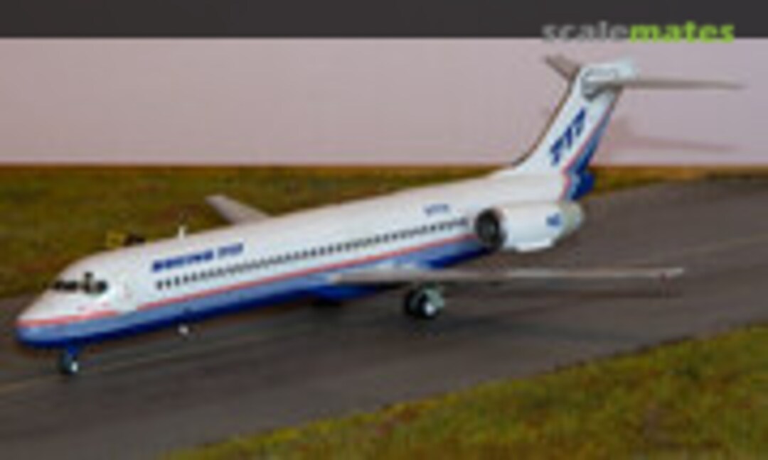 Boeing 717-200 1:144