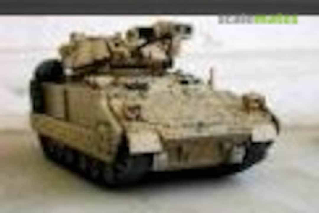 M3A2 Bradley 1:72