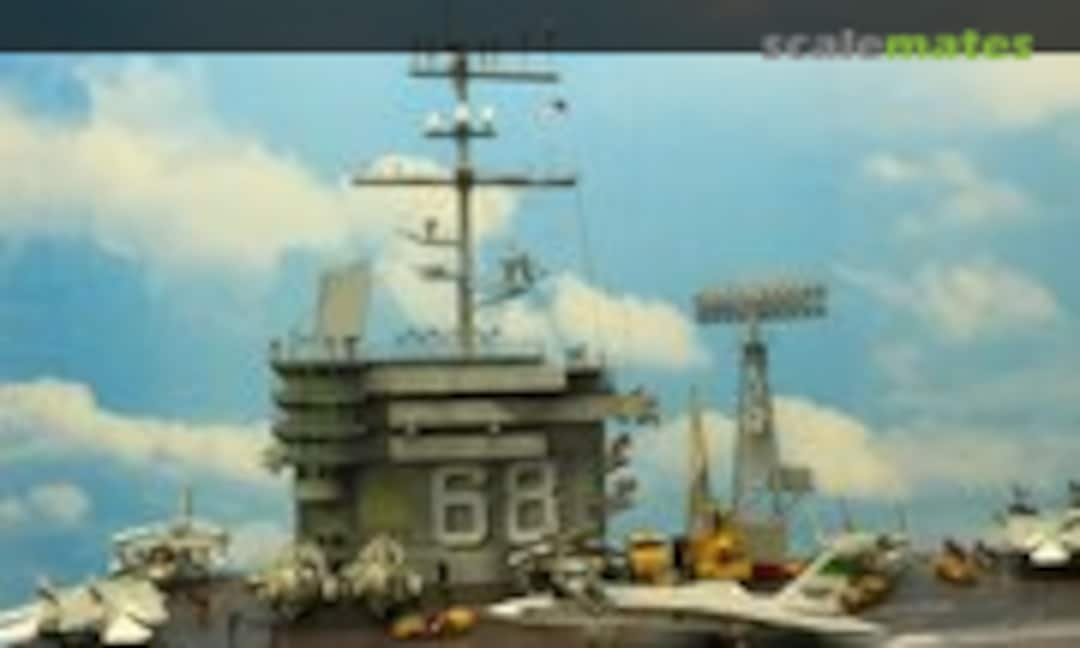 Das Flugdeck der USS Nimitz CVN-68 mit Insel und Radarmast 1:144