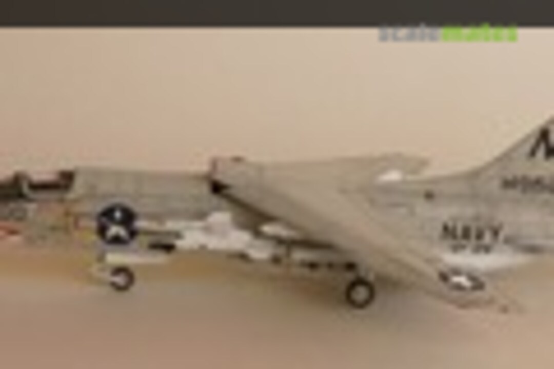Vought F-8E Crusader 1:72