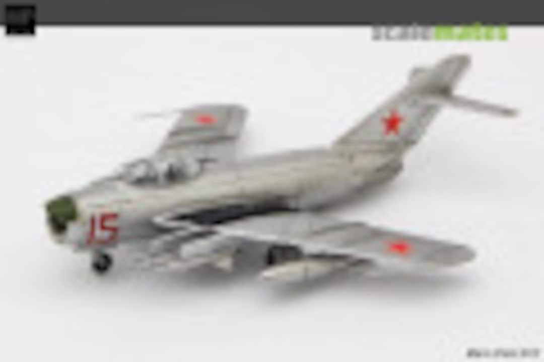 Mikoyan-Gurevich MiG-17PFU Fresco-E 1:144