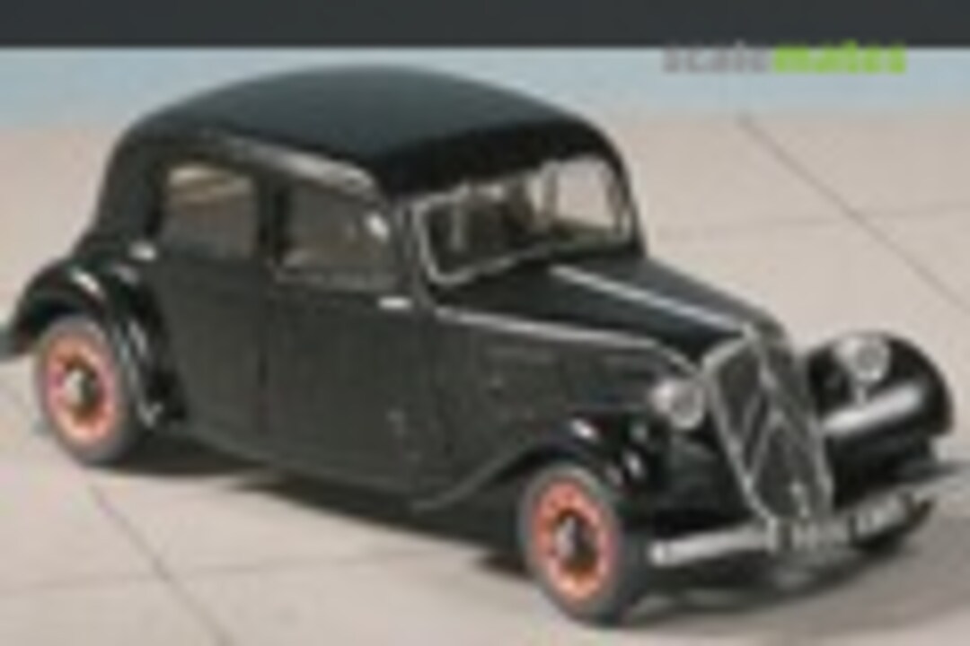 Citroen 11CV Traction 1:48