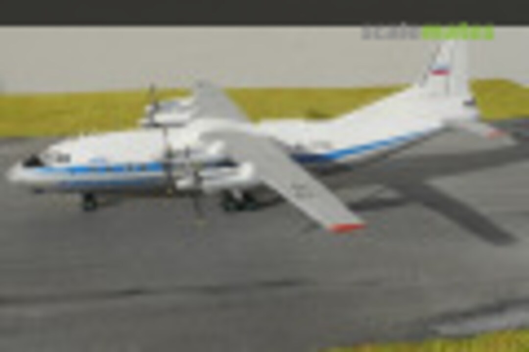 Antonov An-12 Cub 1:144
