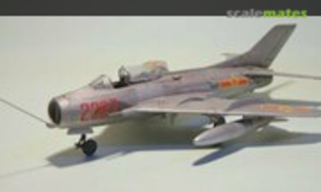 Mikoyan-Gurevich MiG-19S Farmer-C 1:72