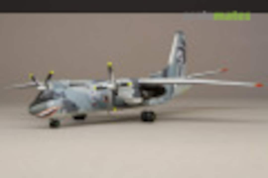 Antonov An-26 1:144