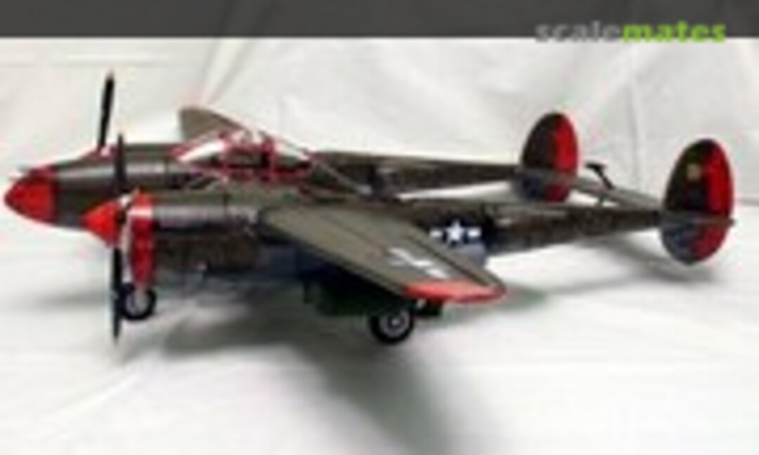 Lockheed P-38 Lightning 1:18