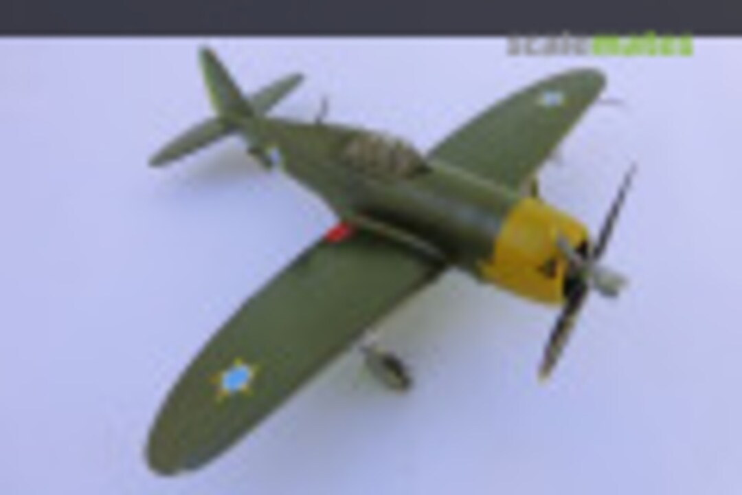 Republic P-47B Thunderbolt 1:48
