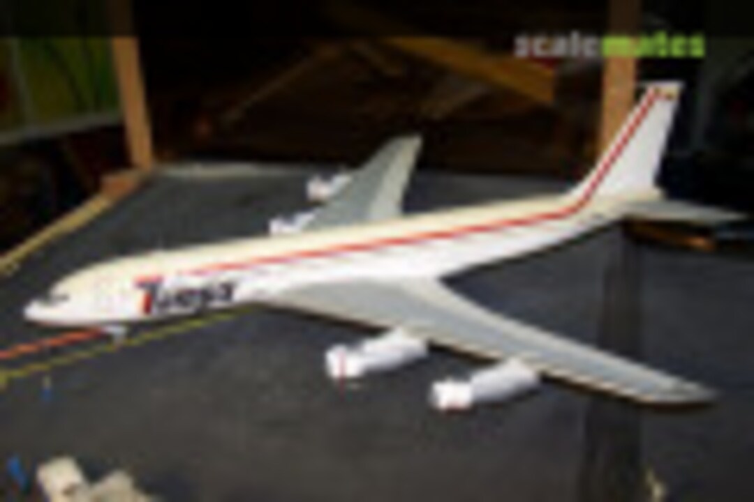 Boeing 707 1:100