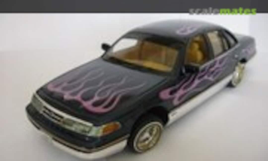1997 Ford Crown Victoria 1:25