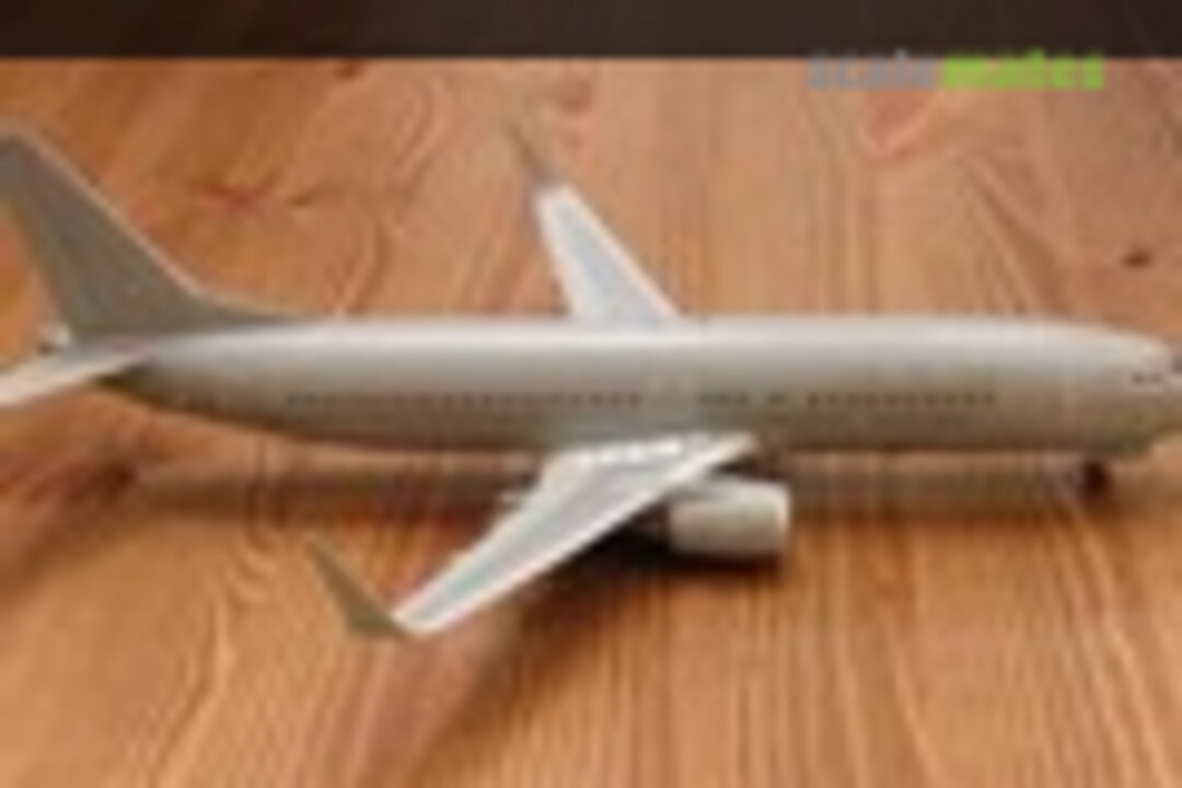 Boeing 737-400 1:144
