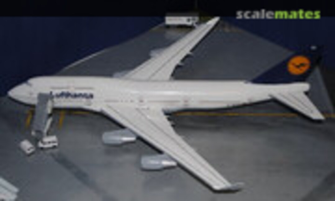 Boeing 747-400 1:144