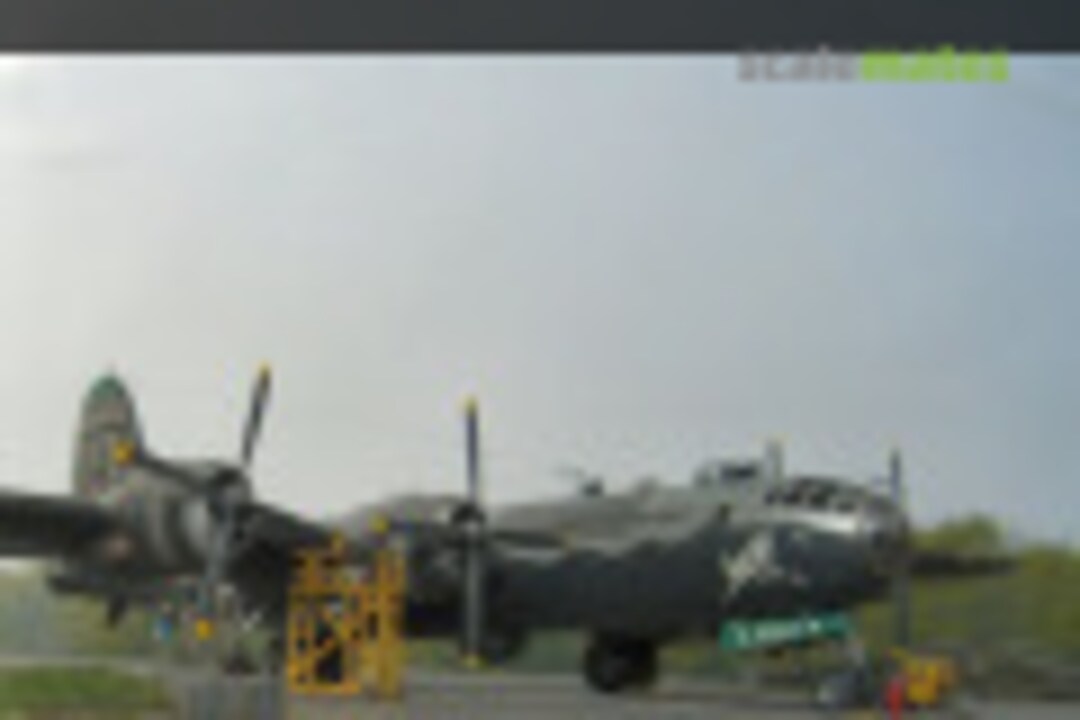 Boeing B-29A Superfortress 1:144