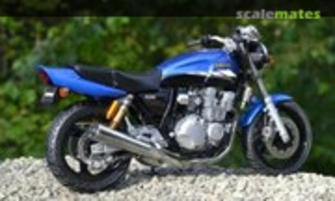 Yamaha XJR400 1:12