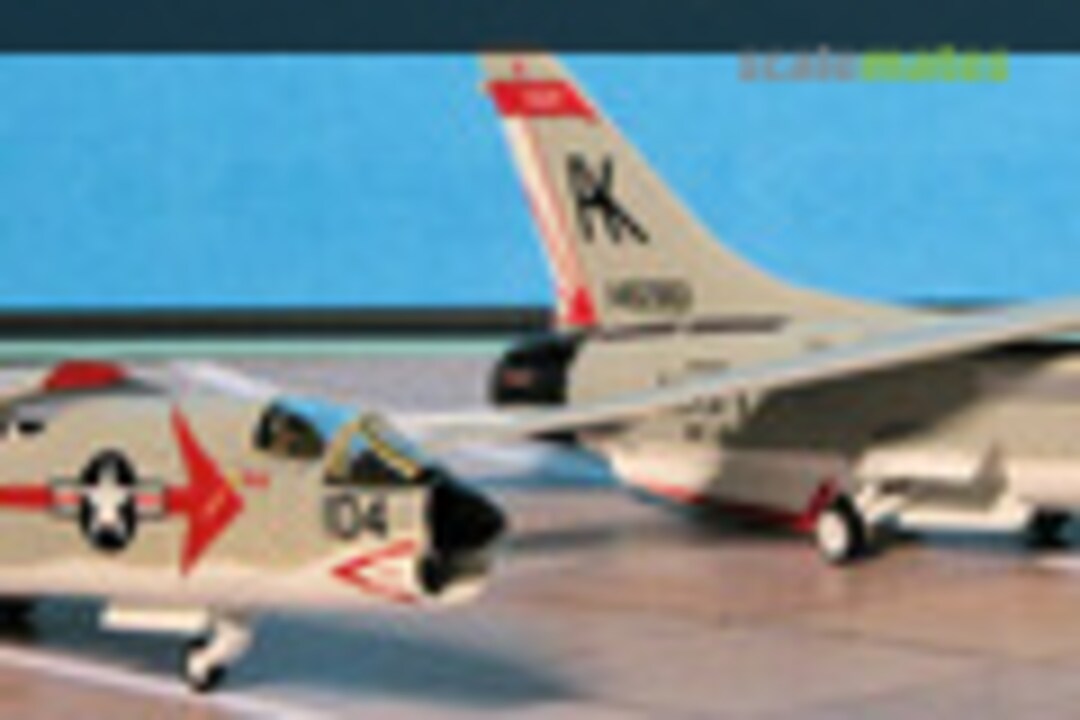 Vought F-8K Crusader 1:144