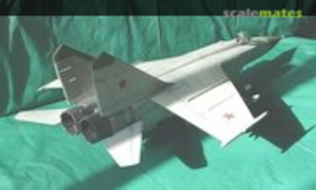 Mikoyan-Gurevich MiG-25 Foxbat 1:48