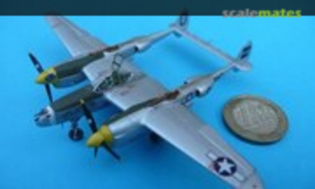 P-38J-15 Lightning 1:144