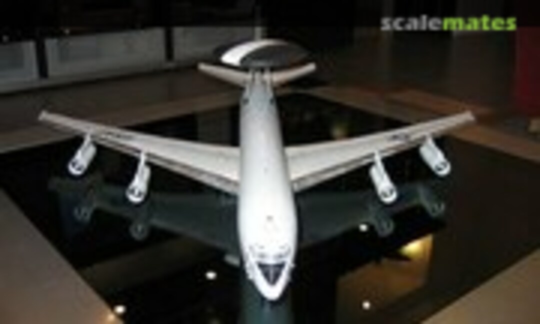 Boeing E-3B Sentry AWACS 1:72