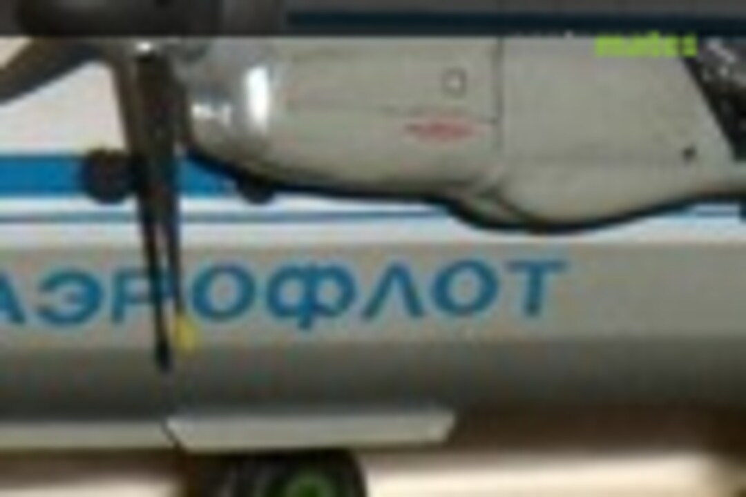 Antonov An-24 1:72