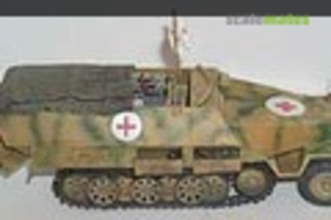 Sd.Kfz. 251/8 Ausf. D 1:35