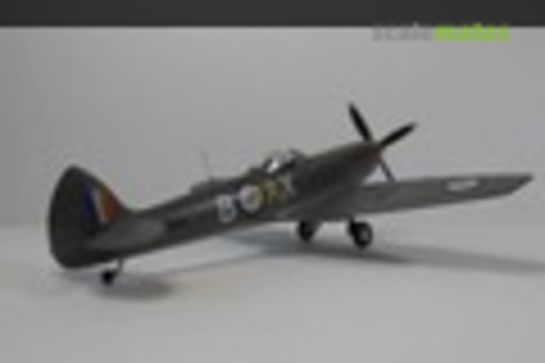 Supermarine Spitfire LF Mk.IXe 1:72