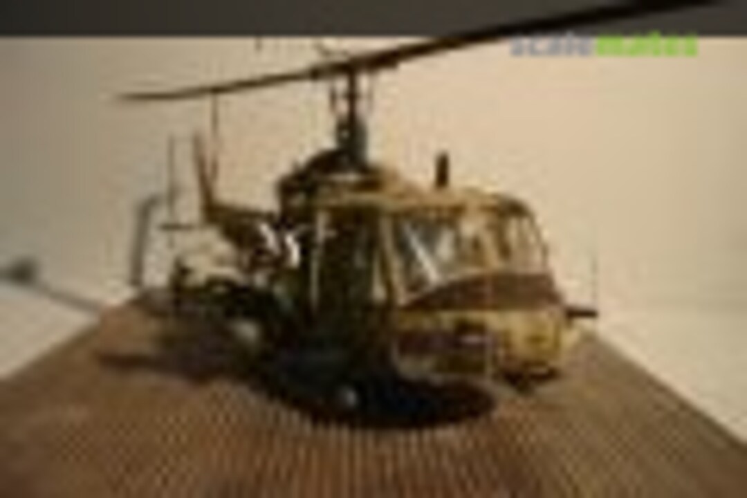 Bell UH-1B Huey 1:48