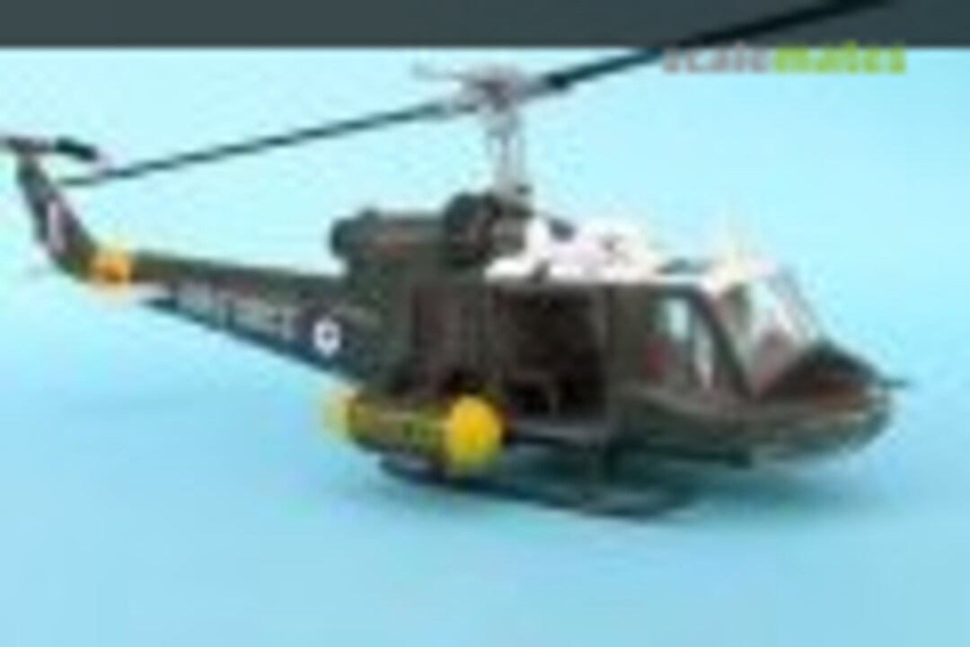Bell UH-1B Huey 1:48