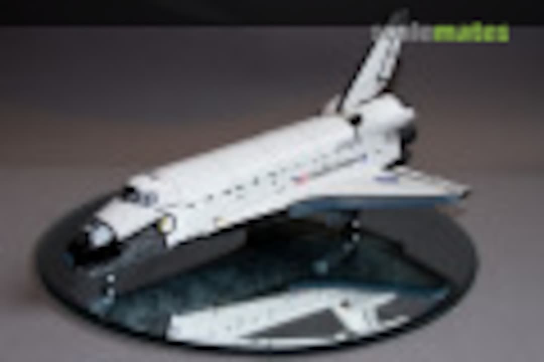 Space Shuttle Discovery 1:144