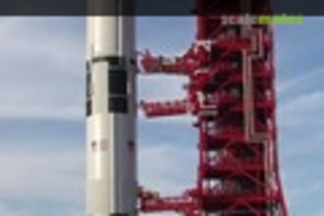 Saturn V 1:144