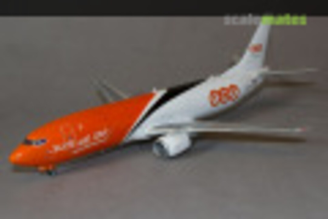 Boeing 737-400 1:144