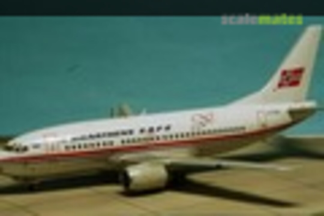 Boeing 737-505 1:144