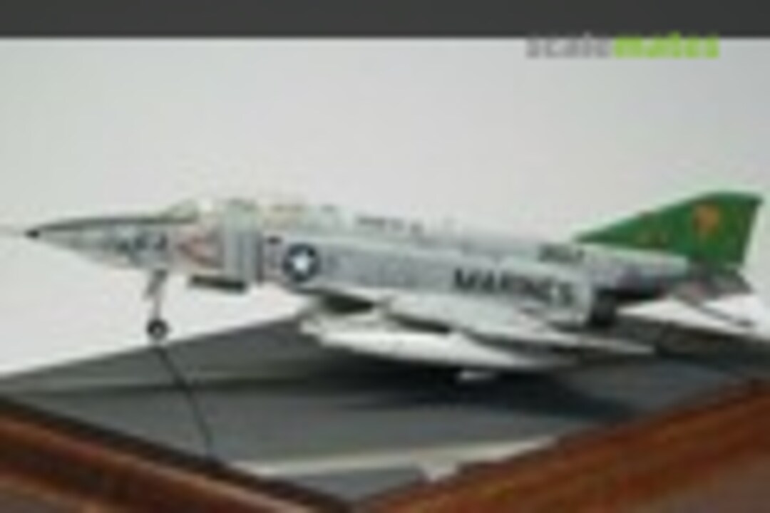 McDonnell Douglas RF-4B Phantom II 1:144