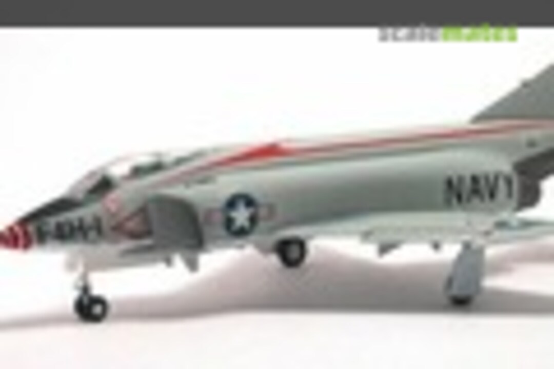 McDonnell Douglas F4H-1 Phantom II 1:144