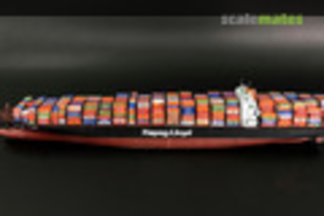 Containerschiff Colombo Express 1:700
