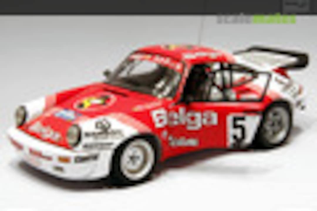 Porsche 911 SCRS 1:24