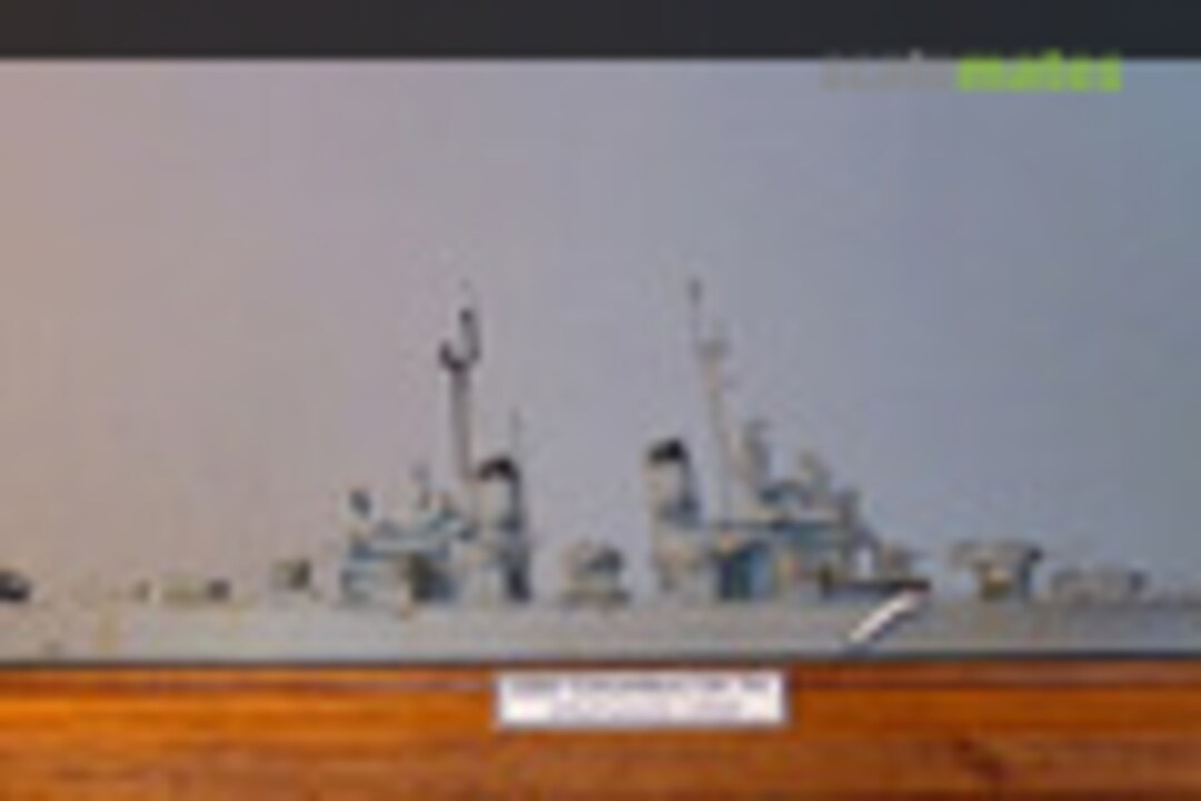 Schwerer Kreuzer USS Columbus (CA-74) 1:700