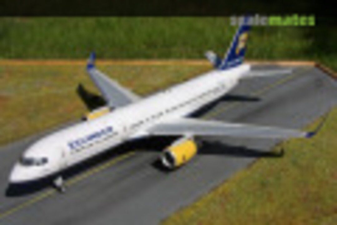 Boeing 757-208 1:144