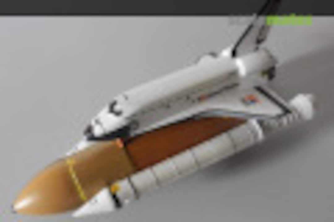 Space Shuttle Discovery mit Booster Rockets 1:288